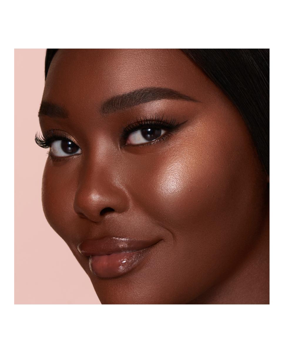 Estuche de Regalo Pillow Talk Medium Iconic Lip + Cheek de Charlotte Tilbury 7
