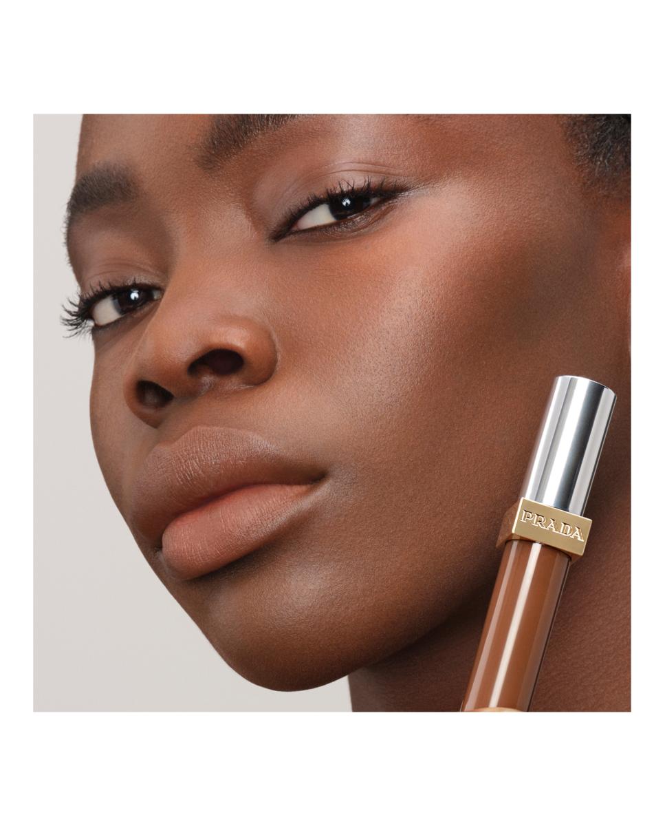 Imagen 4 de Corrector Conceal Blurring Micro-Correcting 8 Ml Prada Beauty - DN9.5 8 ml DN9.5