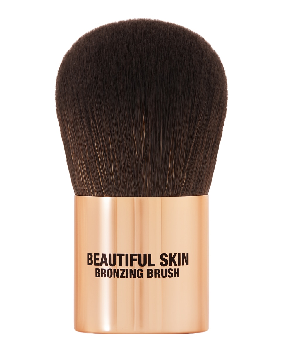 Brocha Beautiful Skin Bronzer Brush Global Charlotte Tilbury 1