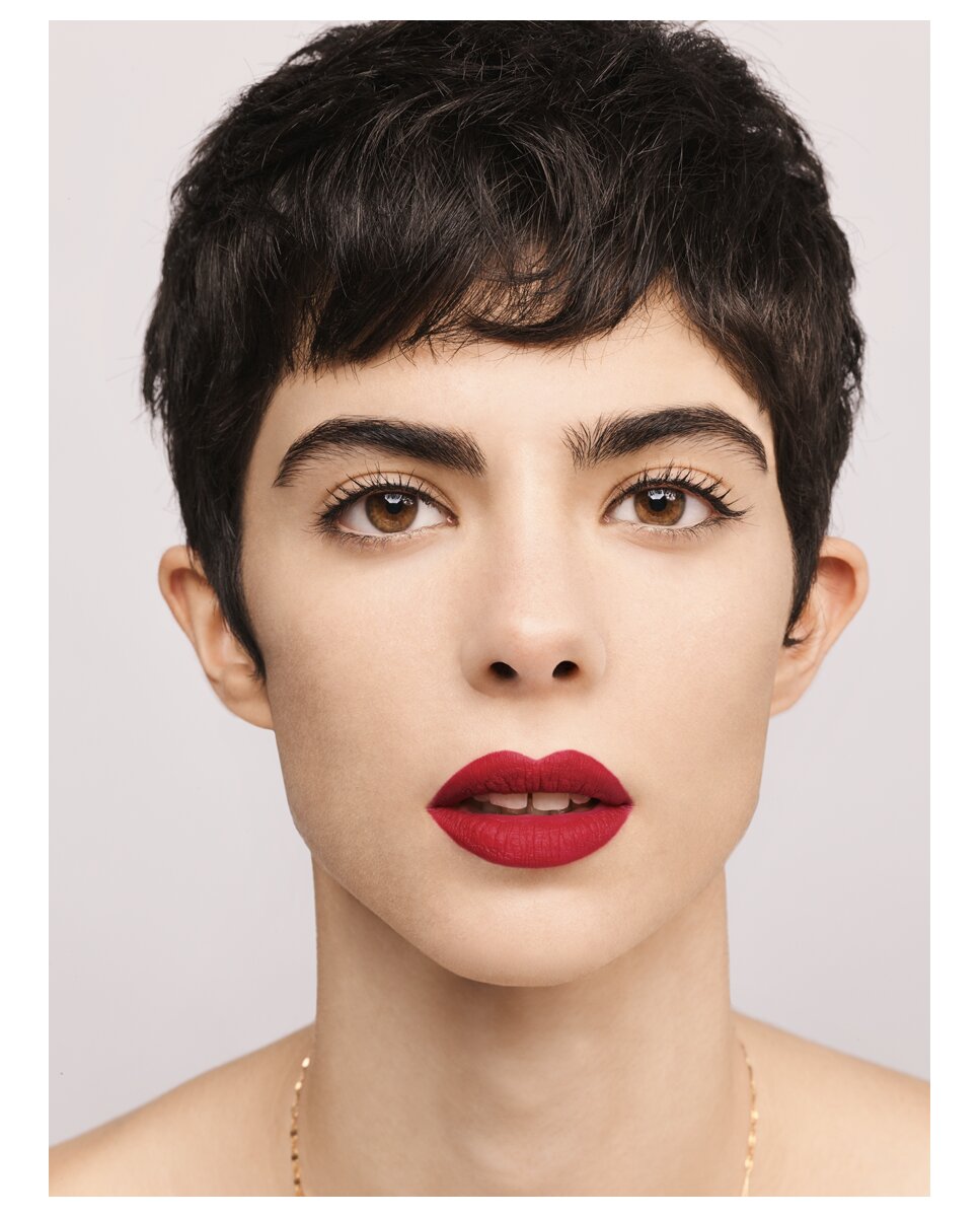 Barra de Labios Fabulous Kiss efecto mate ligero Carolina Herrera - 413 Everything But Red 3,5 g 413 Everything But Red-5
