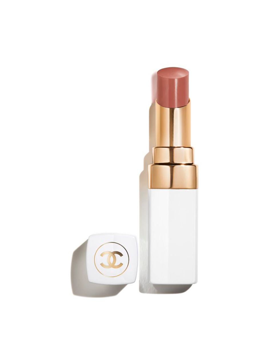 CHANEL - El Bálsamo Con Color Hidratante, Con Una Intensidad A Medida, Para Unos Labios Más Bellos Día Tras Día.