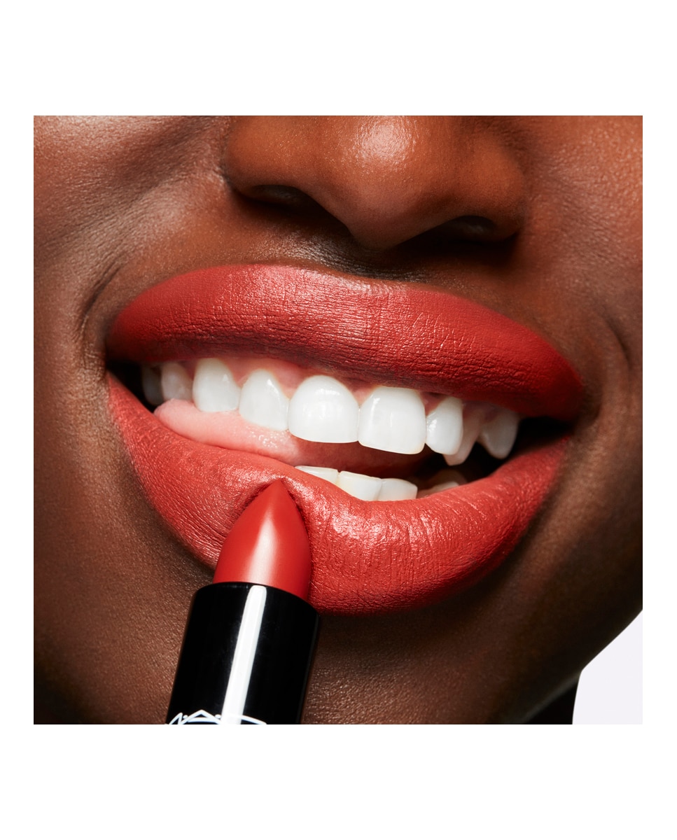 Barra de Labios Matte Lipstick Chili Crew M.A.C 5