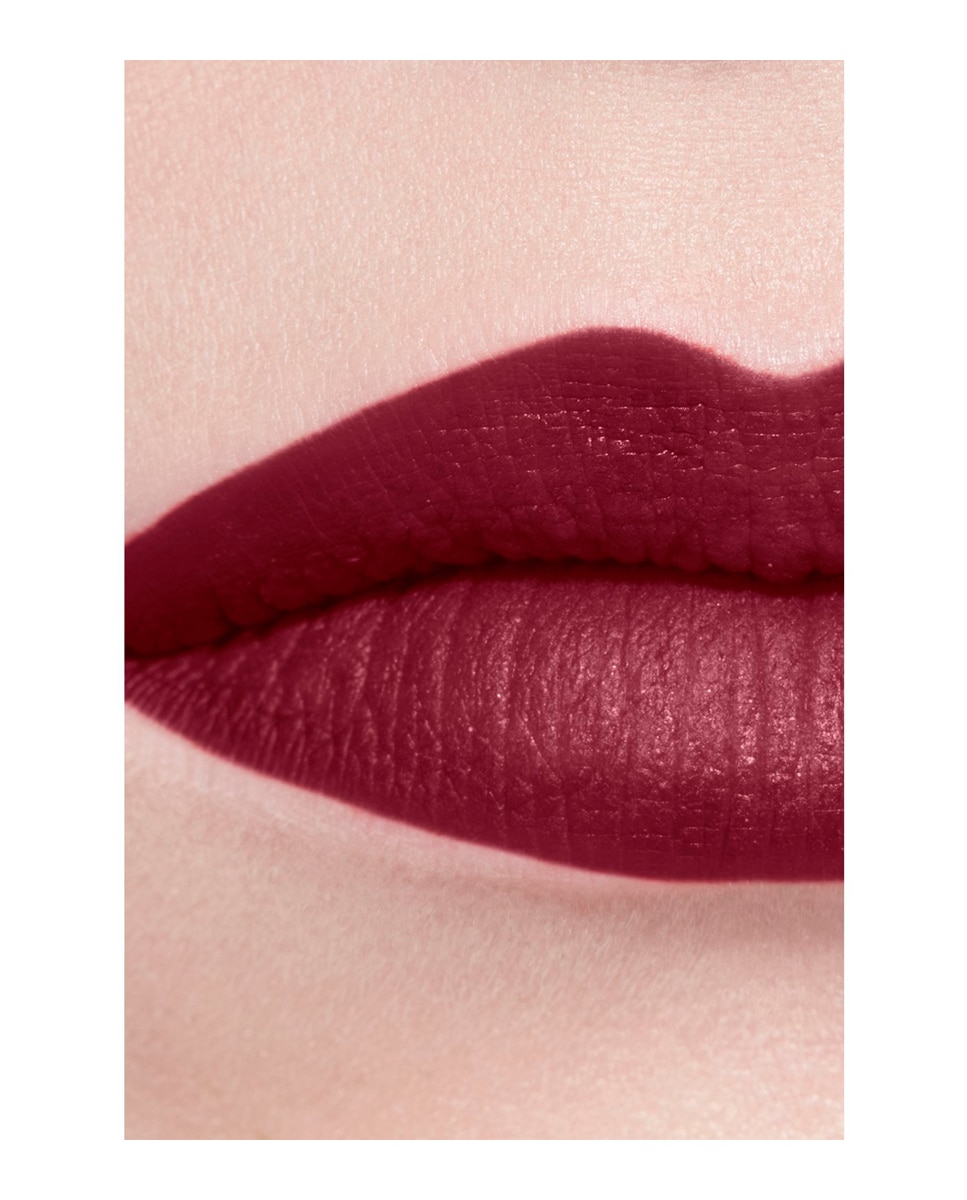 Imagen 6 de Rouge Allure Velvet La Barra De Labios Aterciopelada Luminosa - CIRUELA 3,5 g CIRUELA