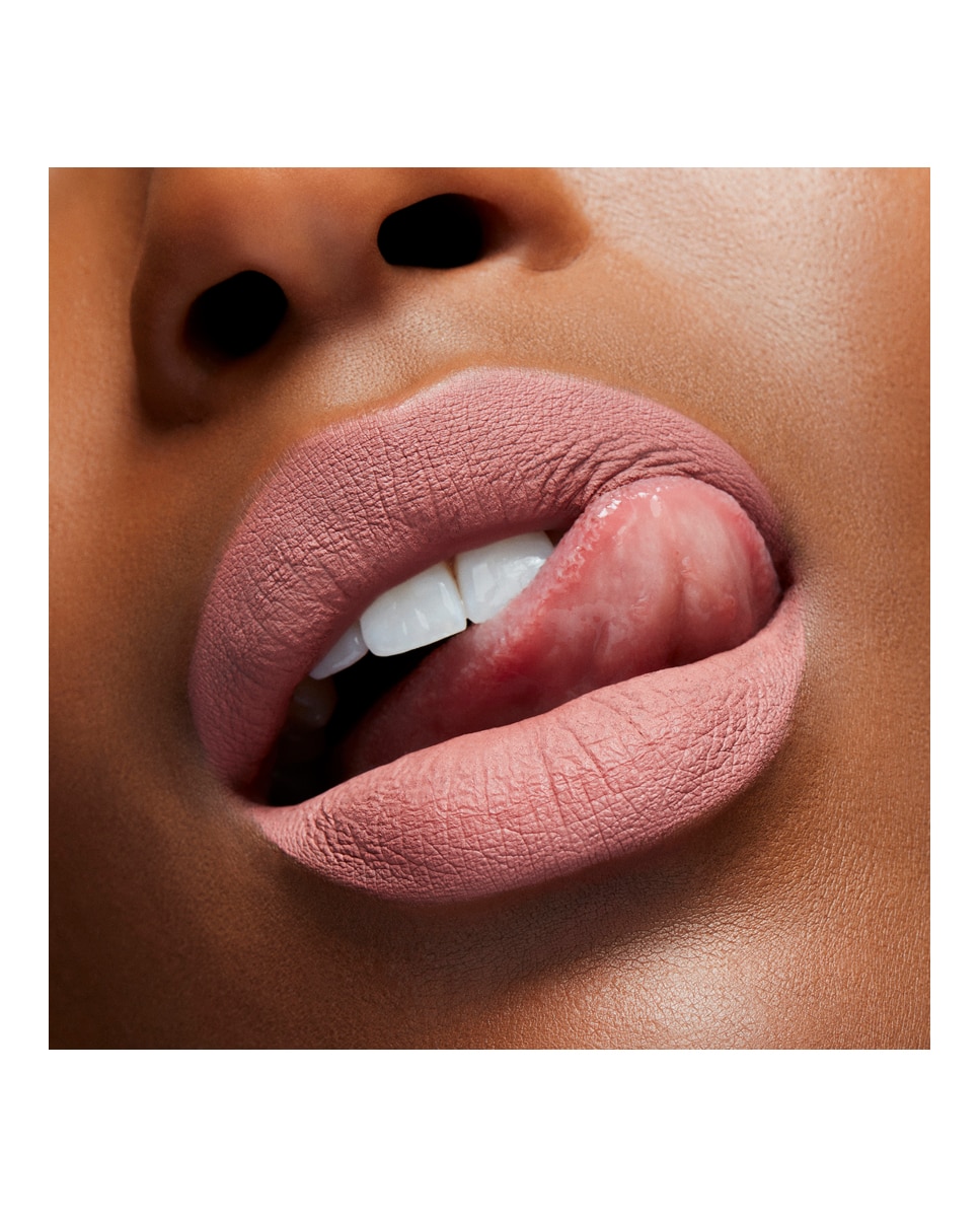 Locked Kiss 24HR Lipcolour Barra de Labios Líquida - Cherry Brown Mischief-7