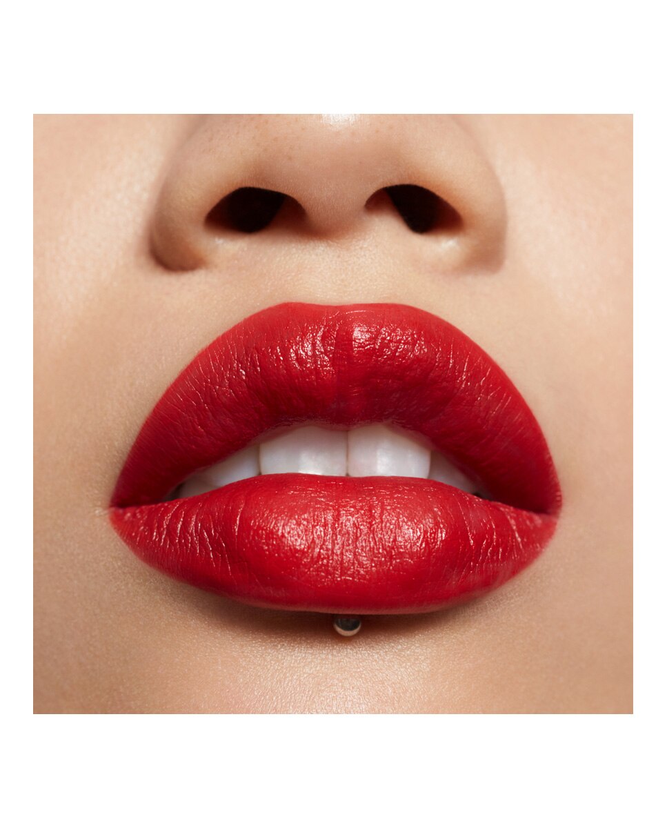 Imagen 4 de Barra De Labios Efecto Matte Recargable Byredo. - Red Armchair 226 Red Armchair 226
