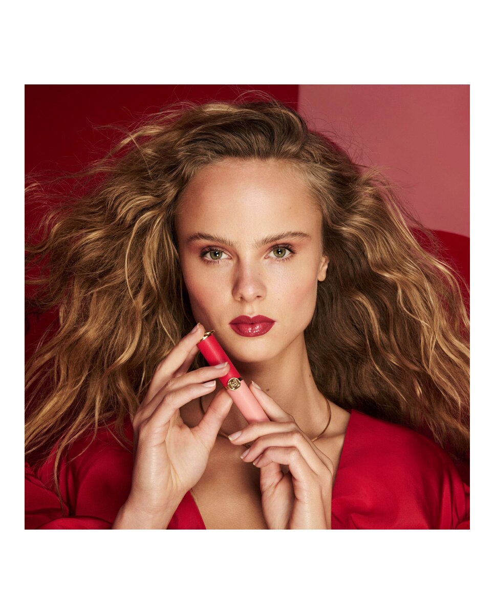 Barra de Labios Good Girl Maxi Glaze Efecto Brillo alto voltaje Carolina Herrera - 840 Nu Nude 310 Carolina-8