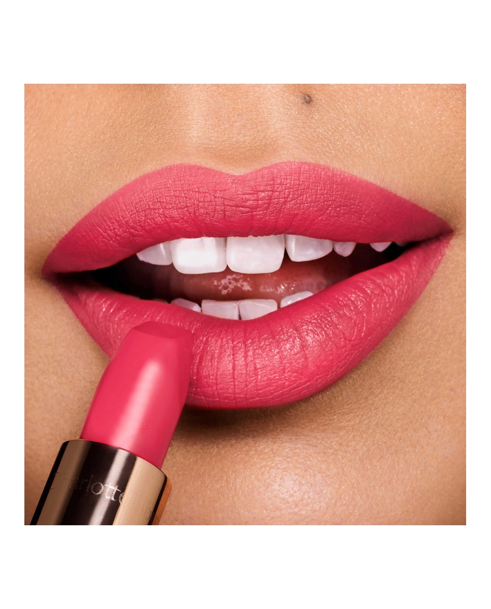 Imagen 5 de Barra de labios Matte Revolution Charlotte Tilbury - Lost Cherry Lost Cherry