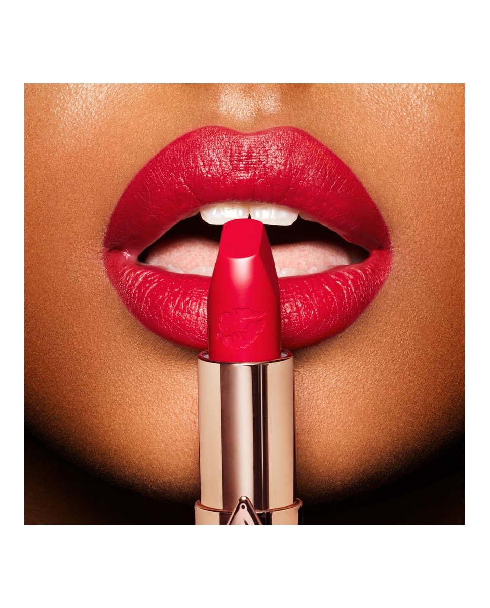 Imagen 4 de Barra de labios Hot Lips 2.0 Charlotte Tilbury - Patsy Red Patsy Red