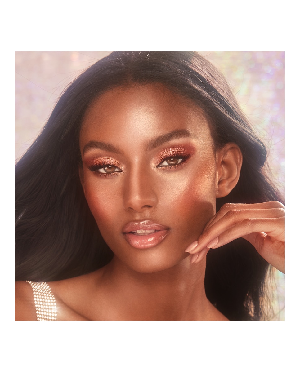Brillo de labios Collagen Lip Bath Charlotte Tilbury - Peachy Plump Peachy Plump-4