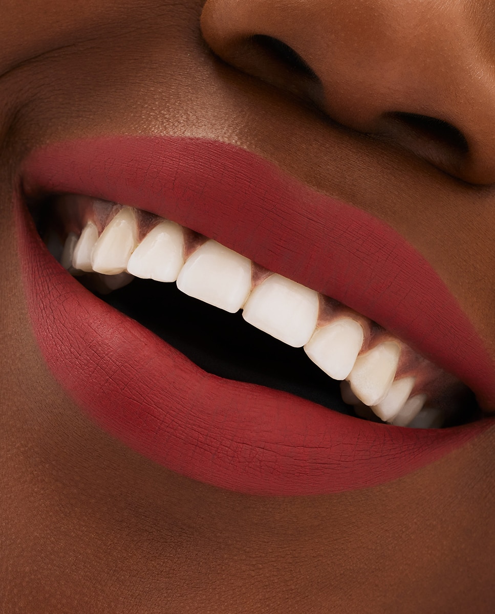 Locked Kiss 24HR Lipstick Barra de Labios - COY COY-5