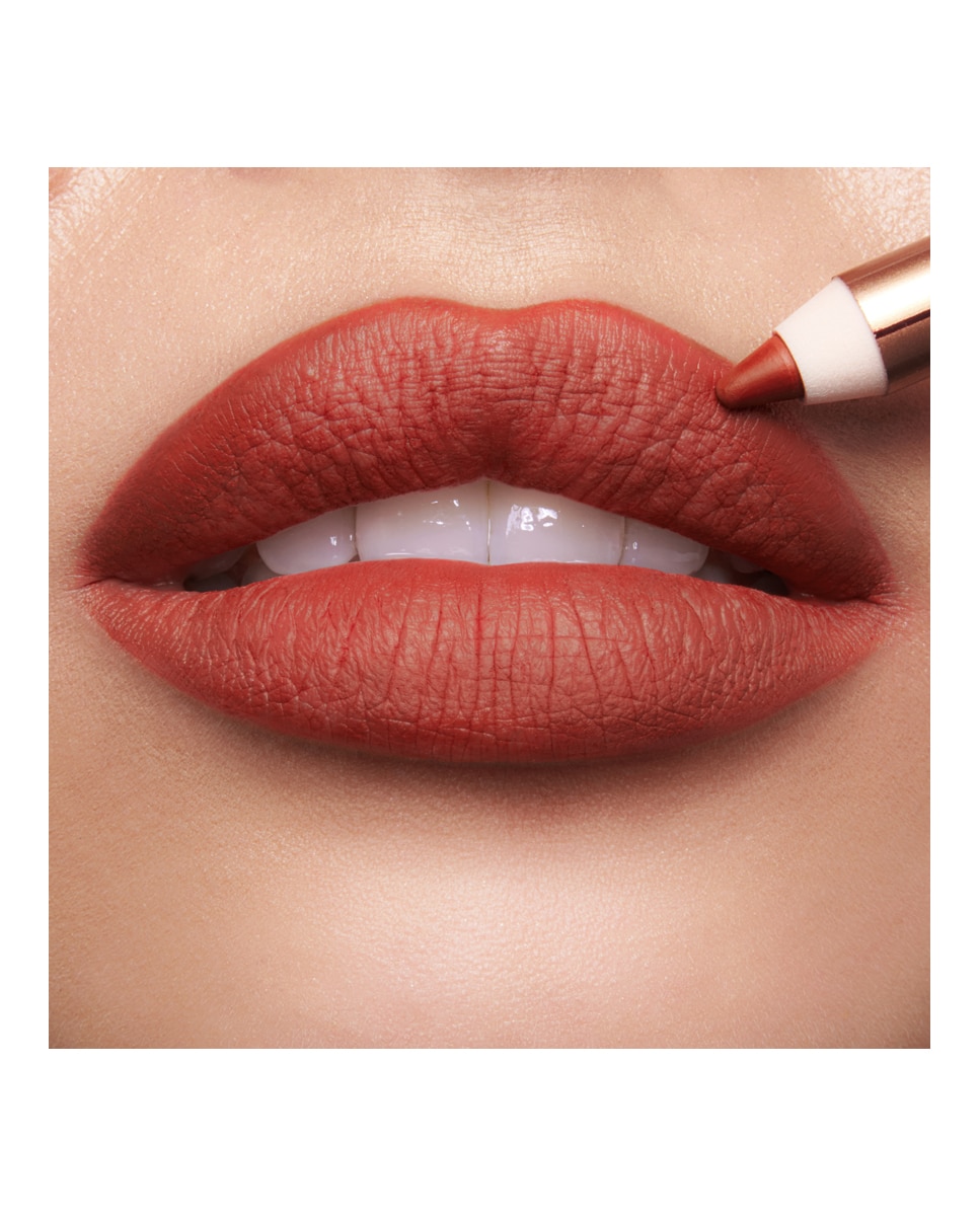 Imagen 4 de Perfilador de labios Lip Cheat Charlotte Tilbury - MARK OF A KISS MARK OF A KISS