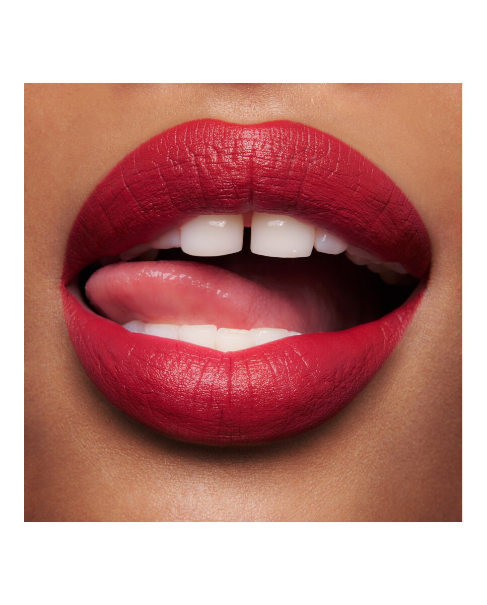 Imagen 4 de Barra de labios Matte Revolution Charlotte Tilbury - PIZZAZZ PIZZAZZ
