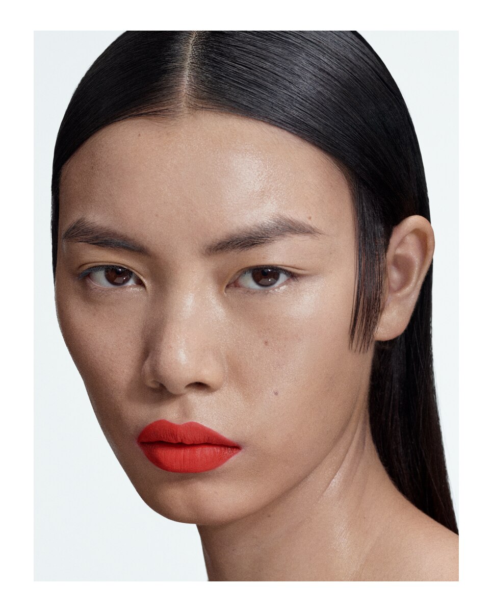 Imagen 5 de Barra de labios líquida Lipstick Mate Byredo - Matte Red Coma 250 Matte Red Coma 250