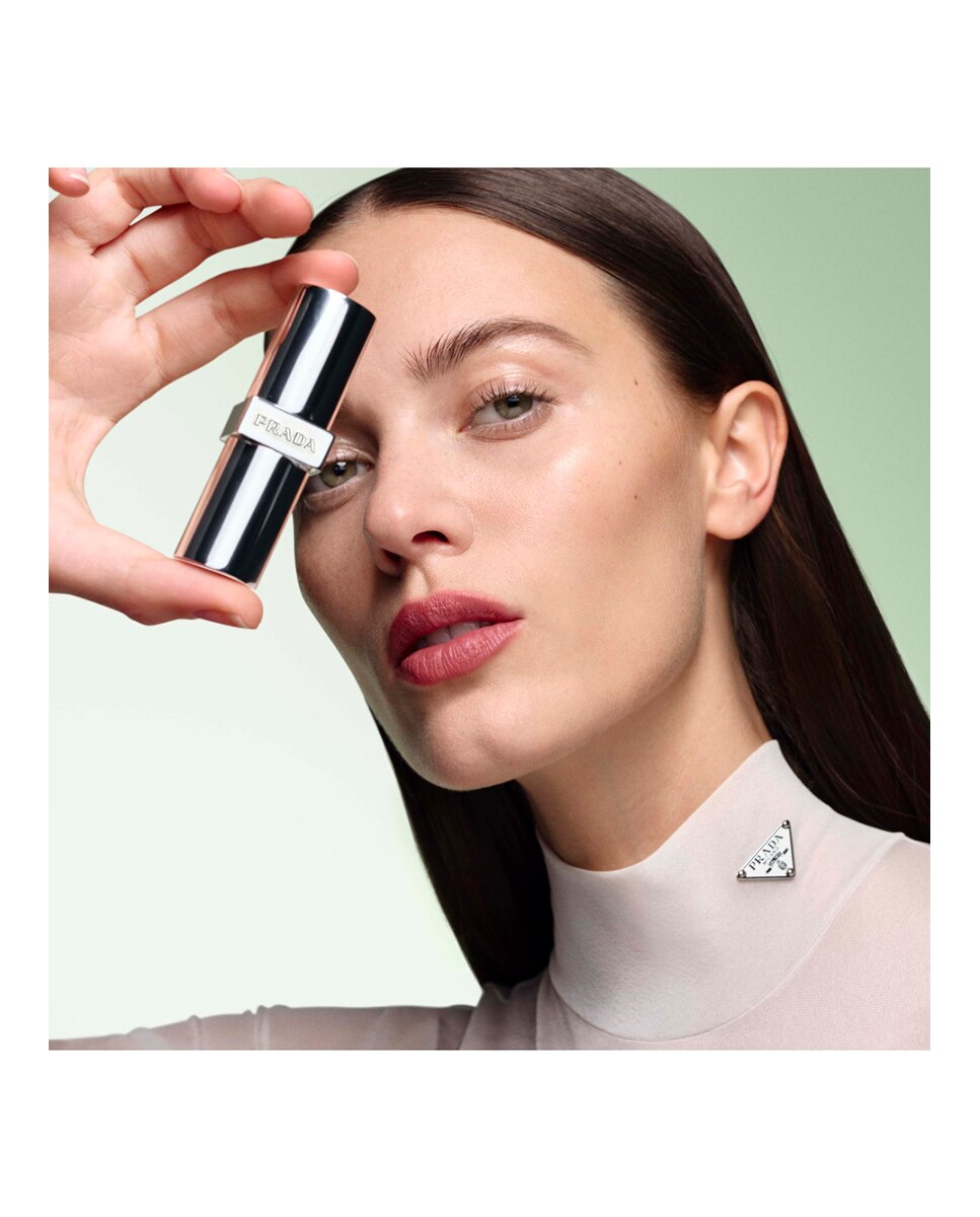Barra de Labios Ligera Larga Duración Monochrome Hyper Matte Prada Beauty B06 - Pulp-3