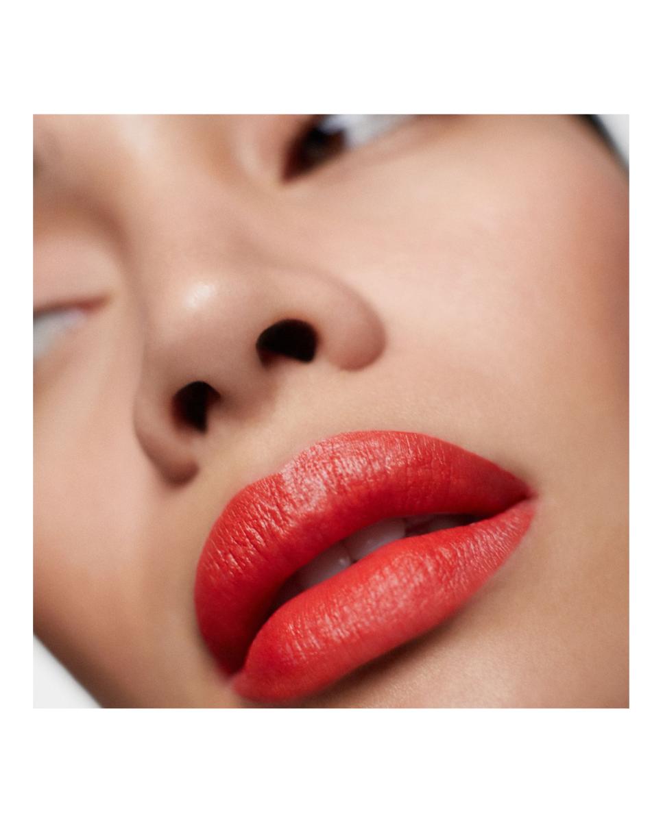 Bálsamo labial Multiactive Lip Serum Carmen U/1ST - 3 g 8