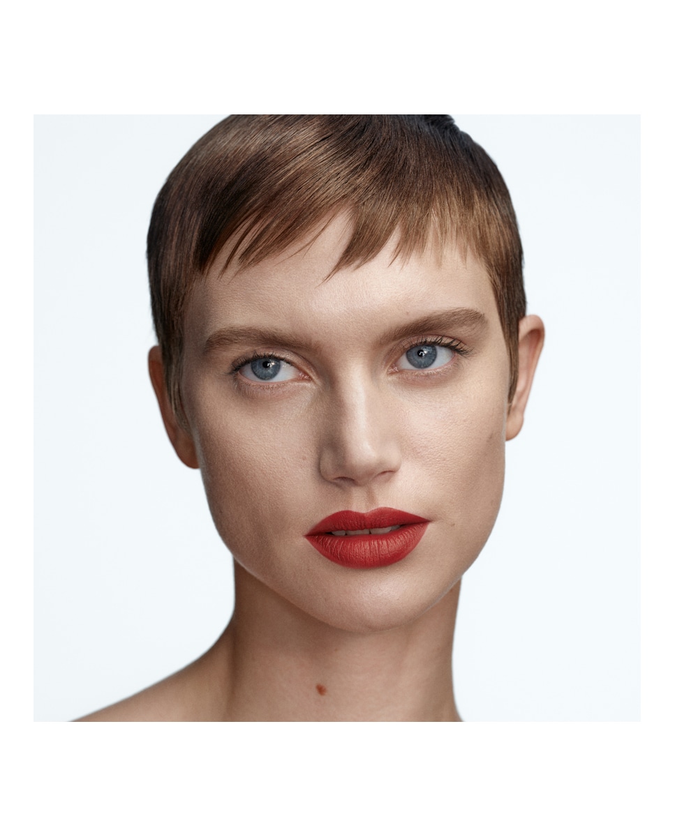 Barra de Labios Efecto Matte Recargable Byredo 109 REUNION-5