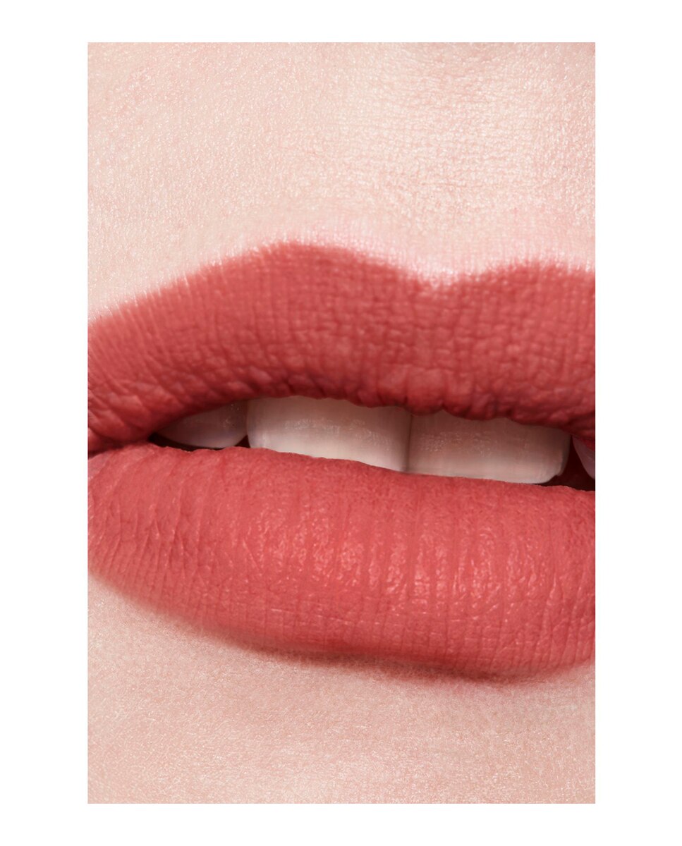 ROUGE ALLURE LIQUID VELVET - 242 SAISISSANTE 6ML 242 SAISISSANTE 6ML-6