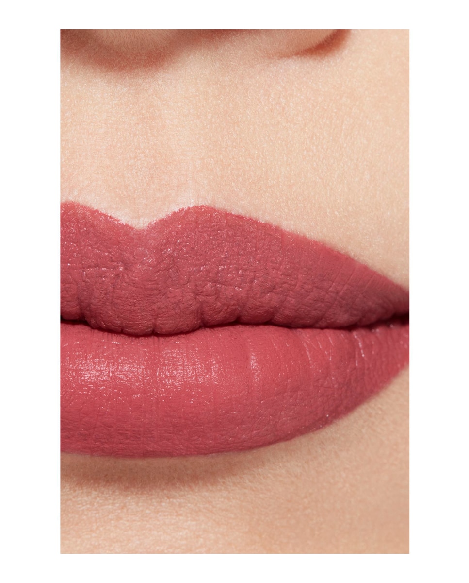 CHANEL ROUGE ALLURE VELVET EDICIÓN LIMITADA – LA BARRA DE LABIOS ATERCIOPELADA LUMINOSA - 63 - ESSENTIELL 63 - ESSENTIELL-6