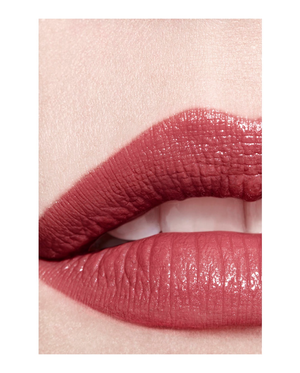 CHANEL ROUGE COCO LA BARRA DE LABIOS SATINADA DE LARGA DURACIÓN, TRATAMIENTO HIDRATANTE Y ALISANTE - 104 MADEMOISELLE 104 MADEMOISELLE-6