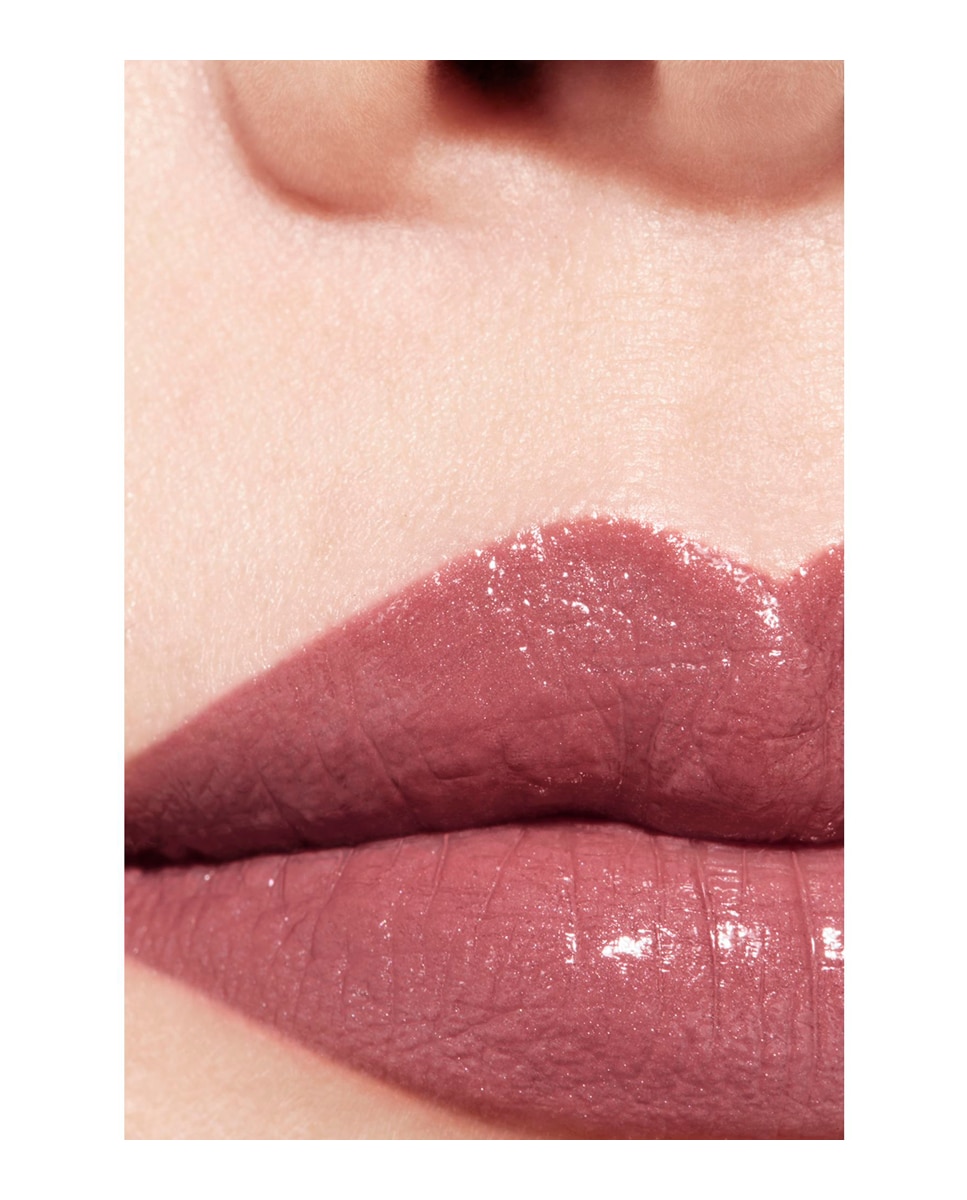 CHANEL ROUGE COCO LA BARRA DE LABIOS SATINADA DE LARGA DURACIÓN, TRATAMIENTO HIDRATANTE Y ALISANTE - 102 FLYING CLOUD 102 FLYING CLOUD-4