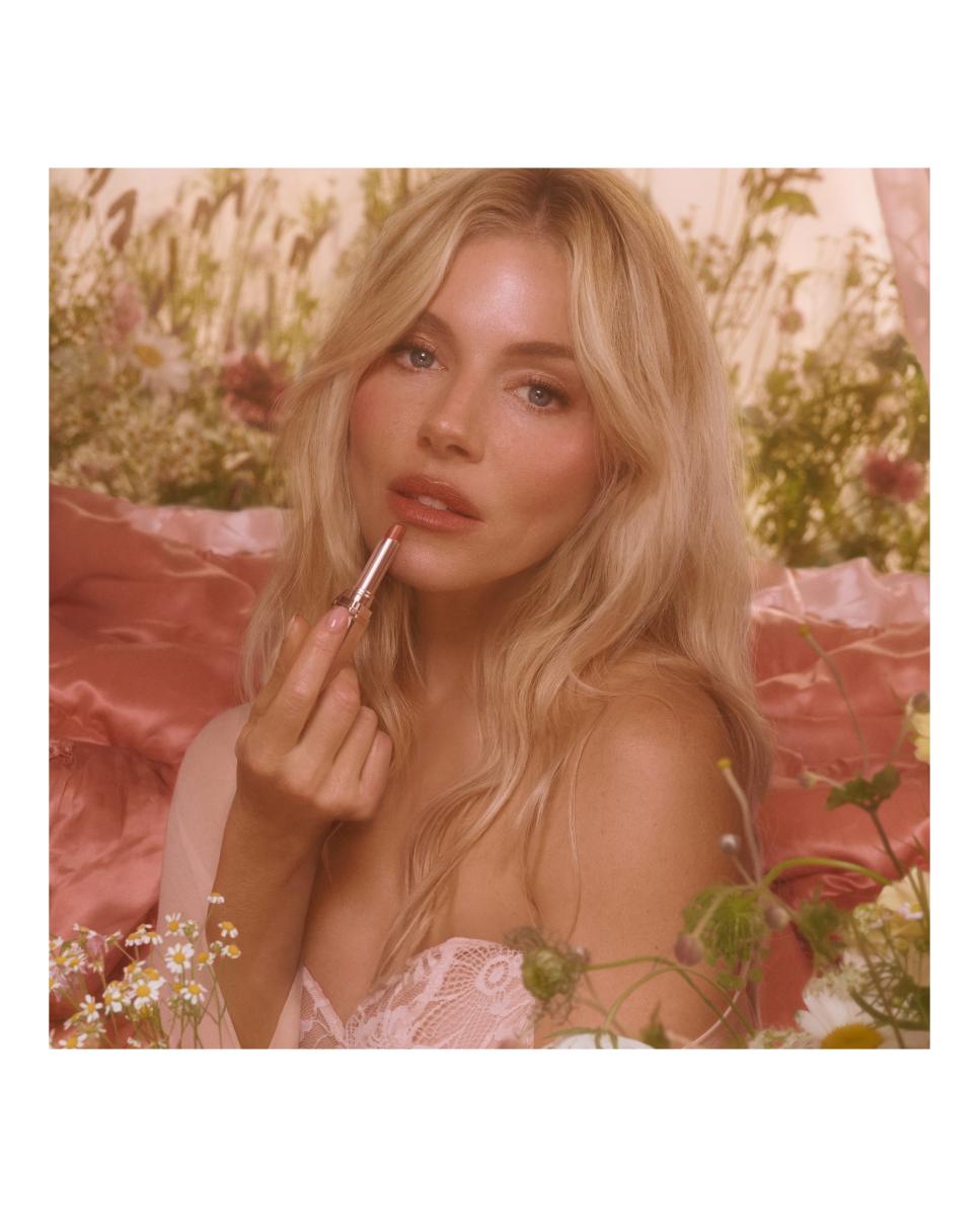 Bálsamo Labial Blush Balm Lip Tint Charlotte Tilbury - CHERRY TALK CHERRY TALK-7