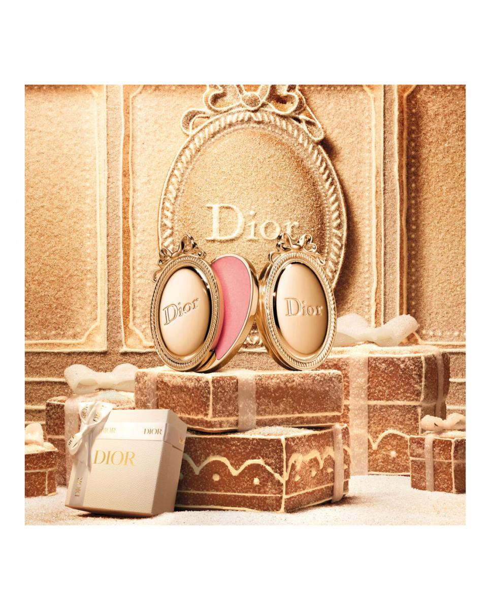 Imagen 5 de Dior Médaillon Bálsamo de labios hidratante 24 horas - acabado brillante - 001 Crystal Pink 001 Crystal Pink