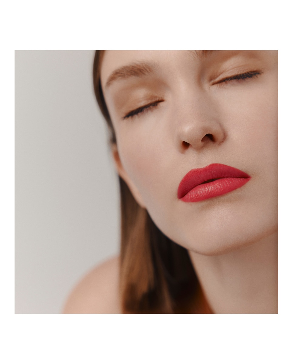Lápiz de Labios Trait d'Hermès - 64 Rouge Casaque 0,9 g 64 Rouge Casaque-3