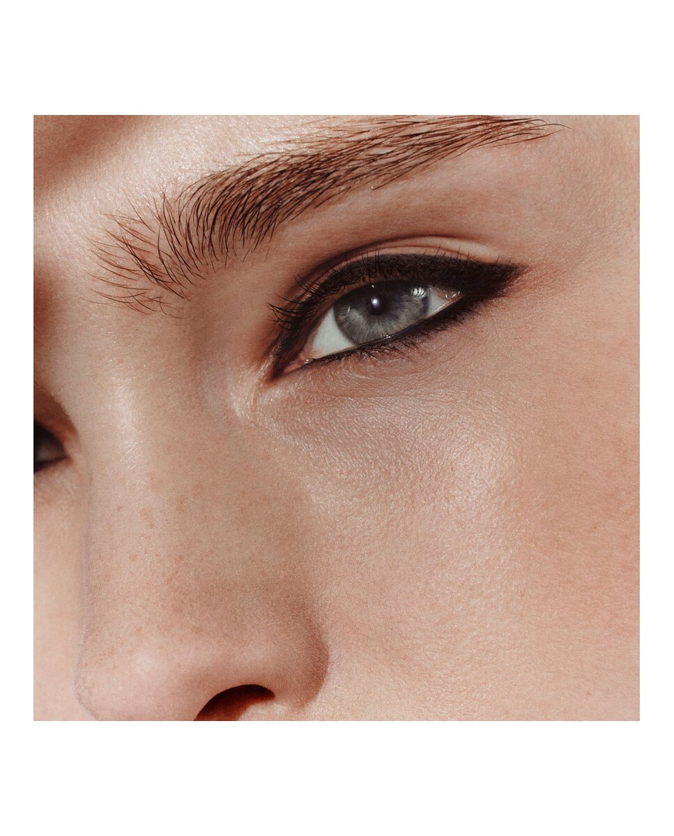 Lápiz de Ojos Trait d'Hermès - 99 Noir Fusain 1,2 g 99 Noir Fusain-3