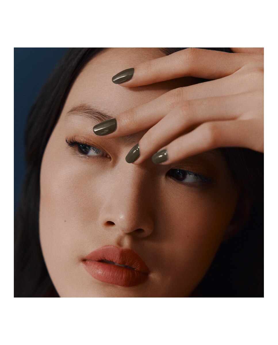 Laca de Uñas Les Mains Hermès, 83 Vert Bronze 15 ml · El Corte Inglés