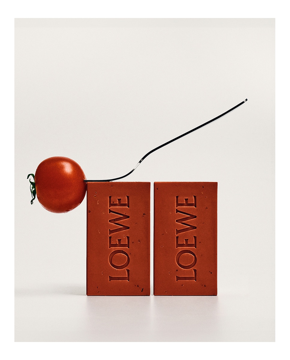 Imagen 4 de Set de 2 jabones sólidos Tomato Scented Loewe - 250 g