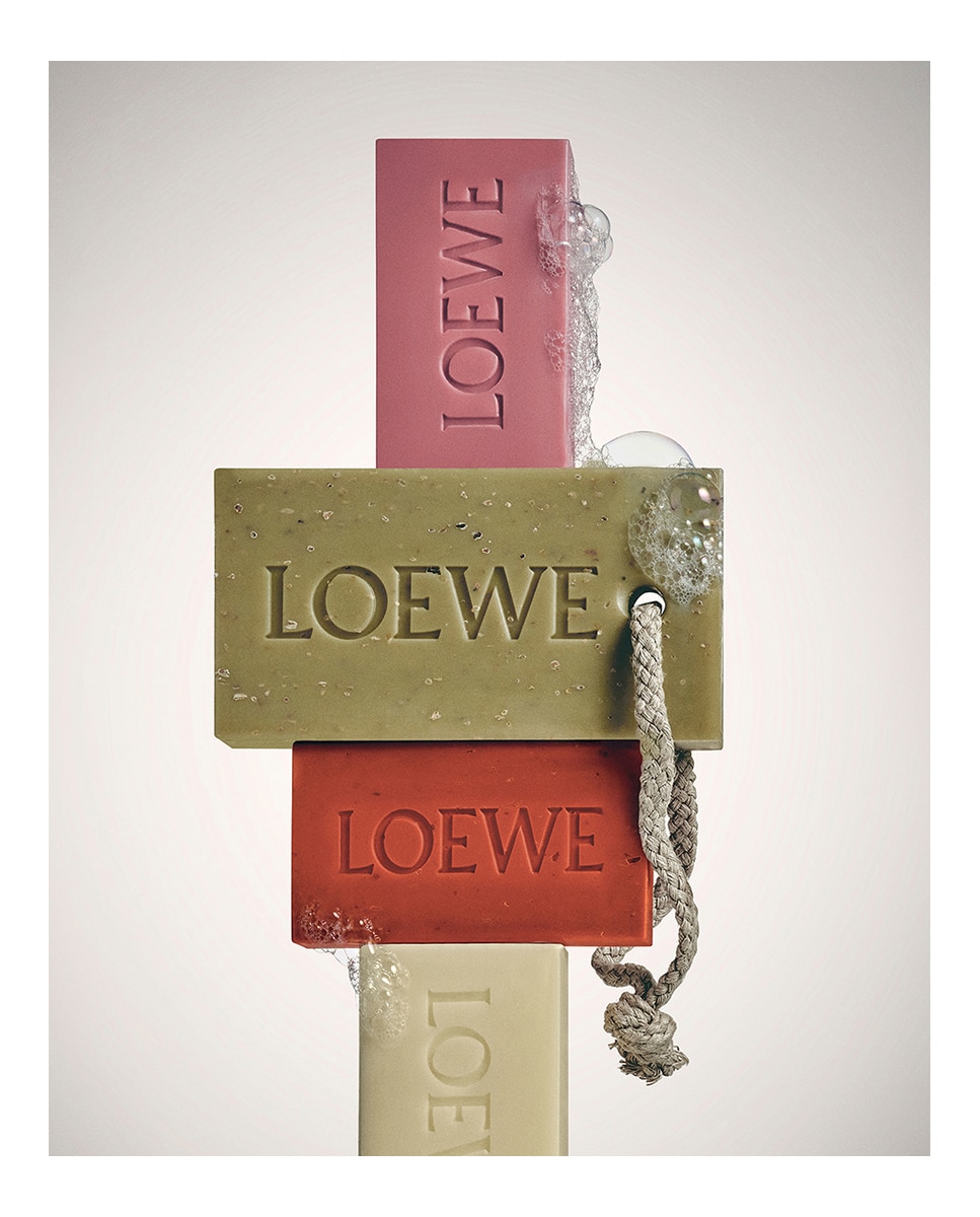 Imagen 5 de Set de 2 jabones sólidos Tomato Scented Loewe - 250 g