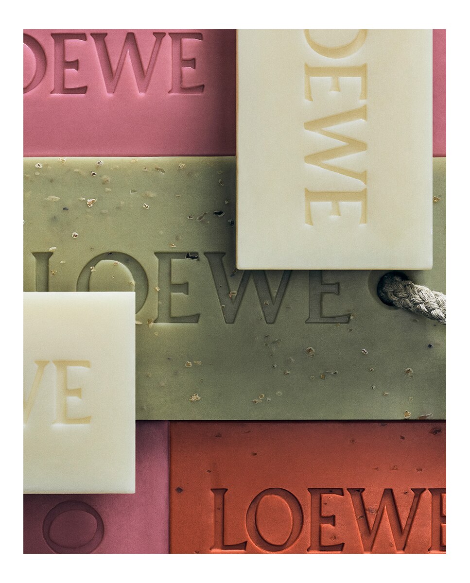 Imagen 4 de Set de 2 jabones sólidos Marihuana Scented Loewe - 250 g