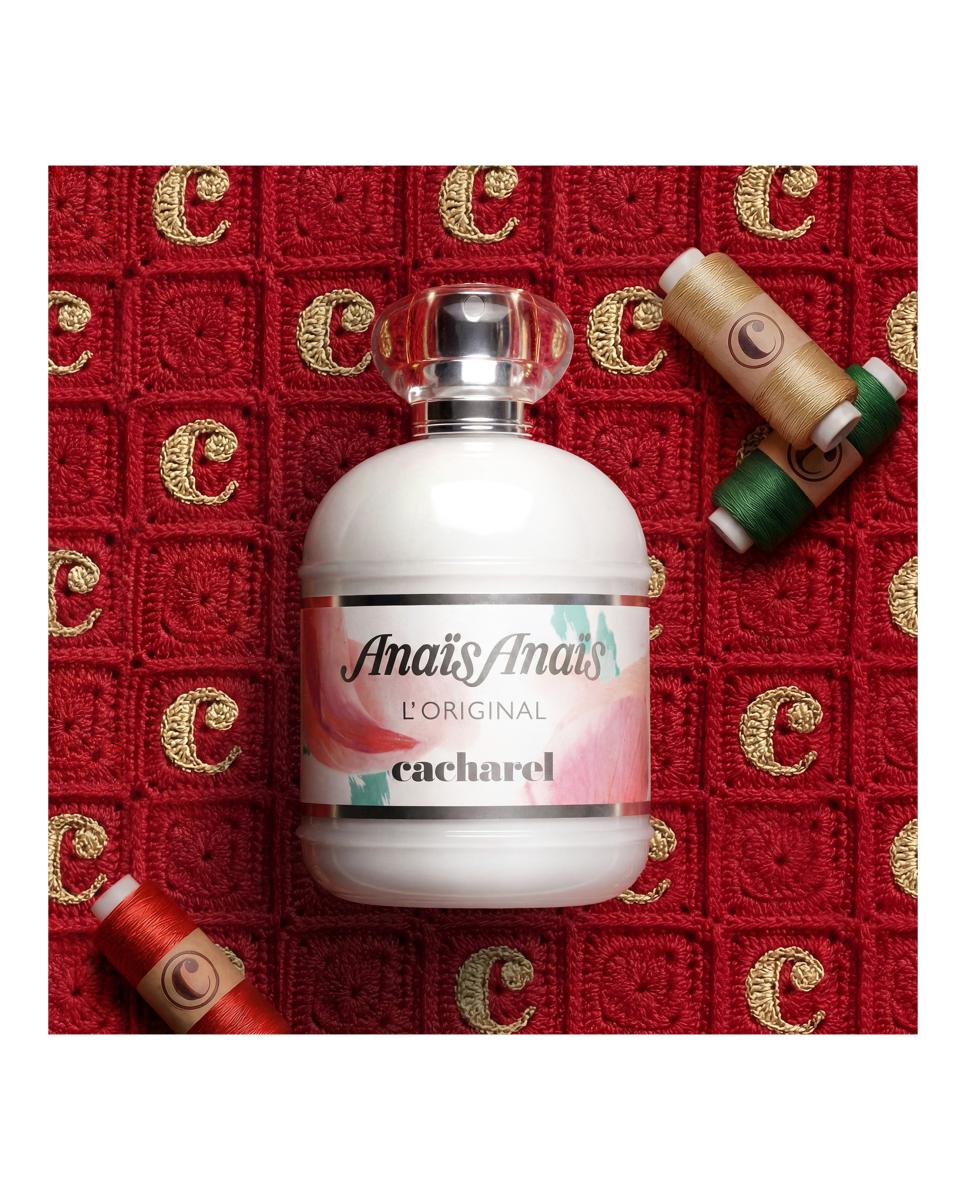 Imagen 5 de Cacharel Anaïs Anaïs Eau De Toilette Fresca Y Floral Para Mujer Estuche De Regalo