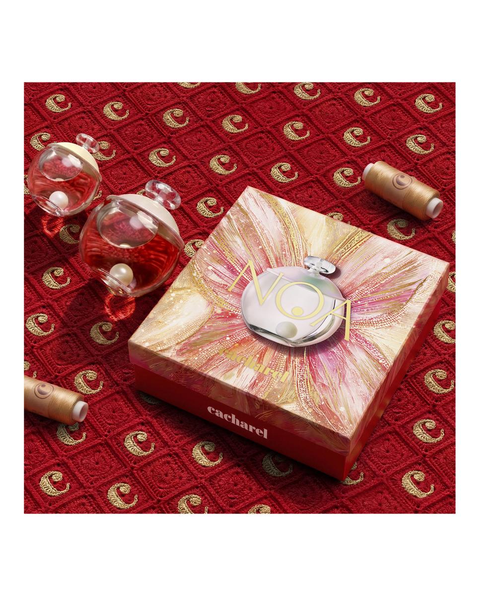 Cacharel Noa Eau De Toilette Floral Almizclada Para Mujer Estuche De Regalo 2