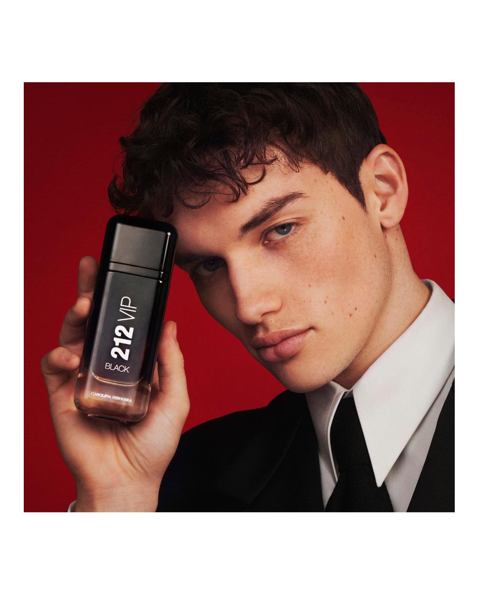 Thumbnail 2 de Carolina Herrera 212 Vip Men set regalo 100 ml