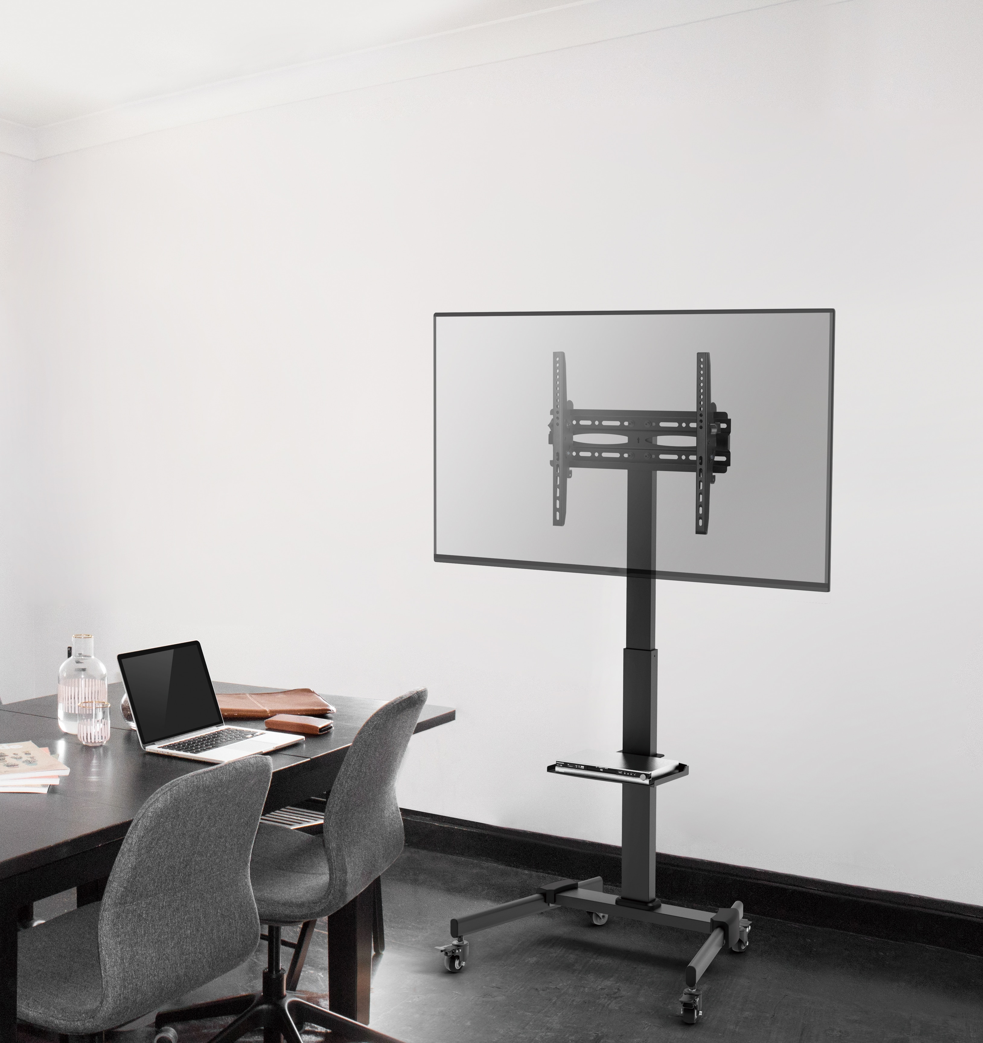 Soporte de suelo Fonestar STS-4244N para TV de 32" a 65", robusto y con ruedas Negro-8