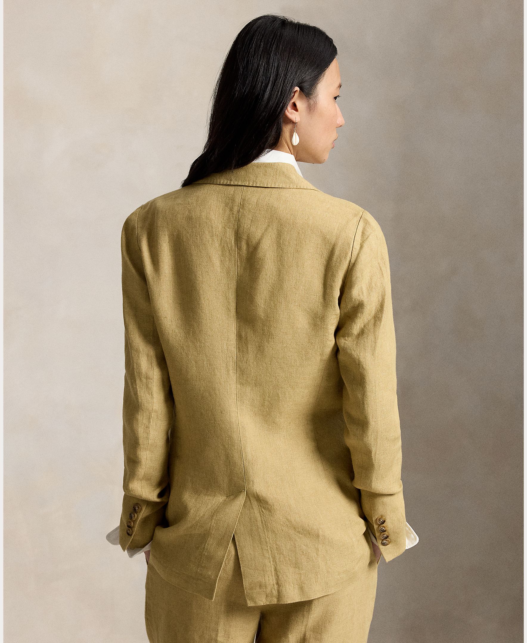 Blazer de Linho com Abotoadura Simples Bege-2