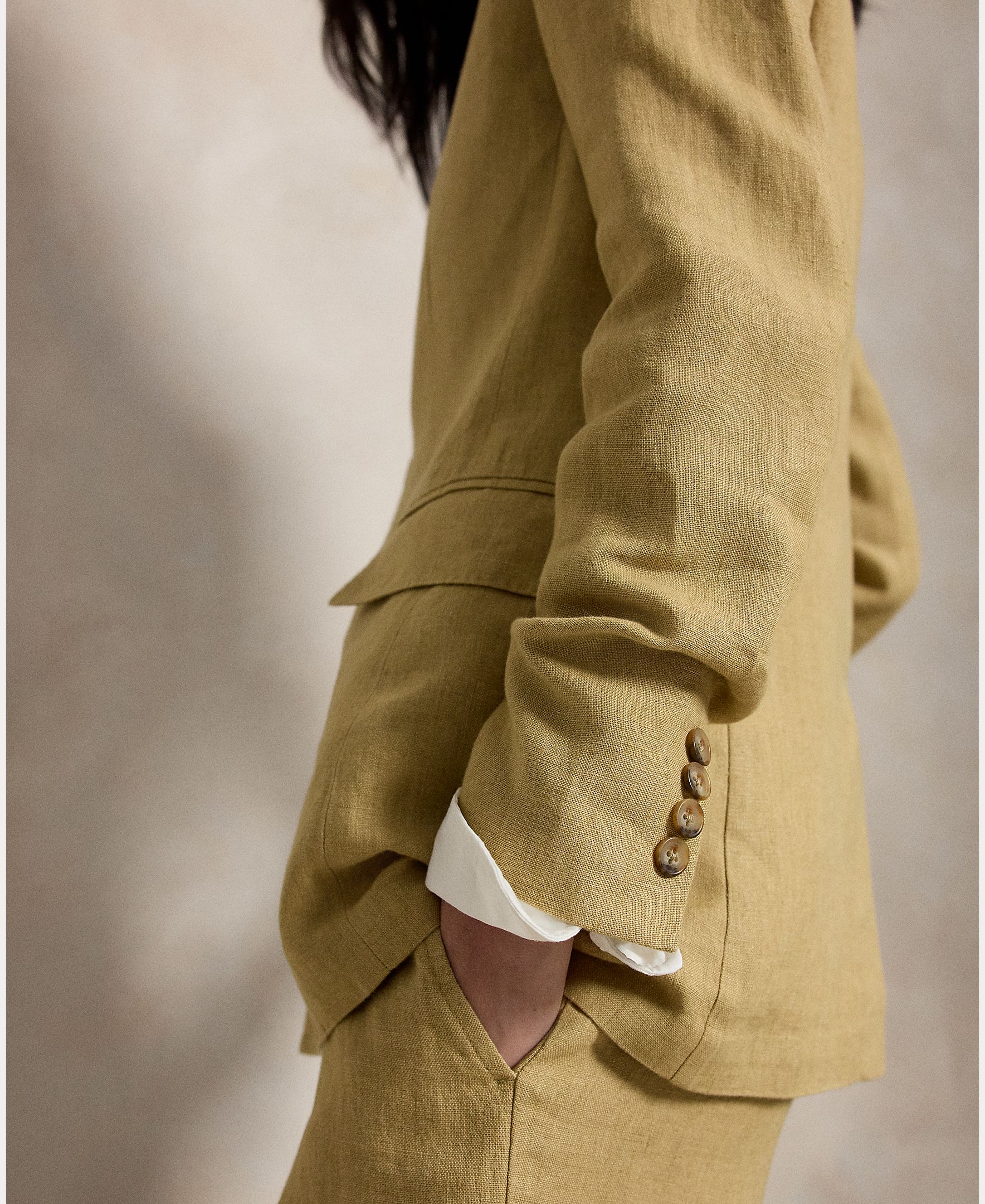 Blazer de Linho com Abotoadura Simples Bege-4