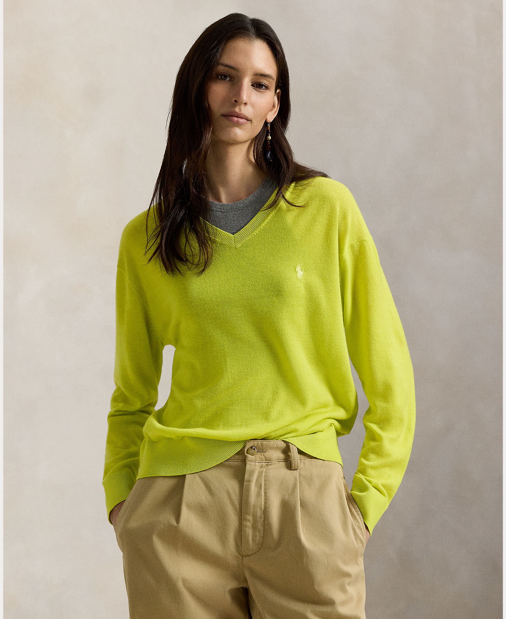 Imagem 0 de Camisola de malha de lã com decote em bico