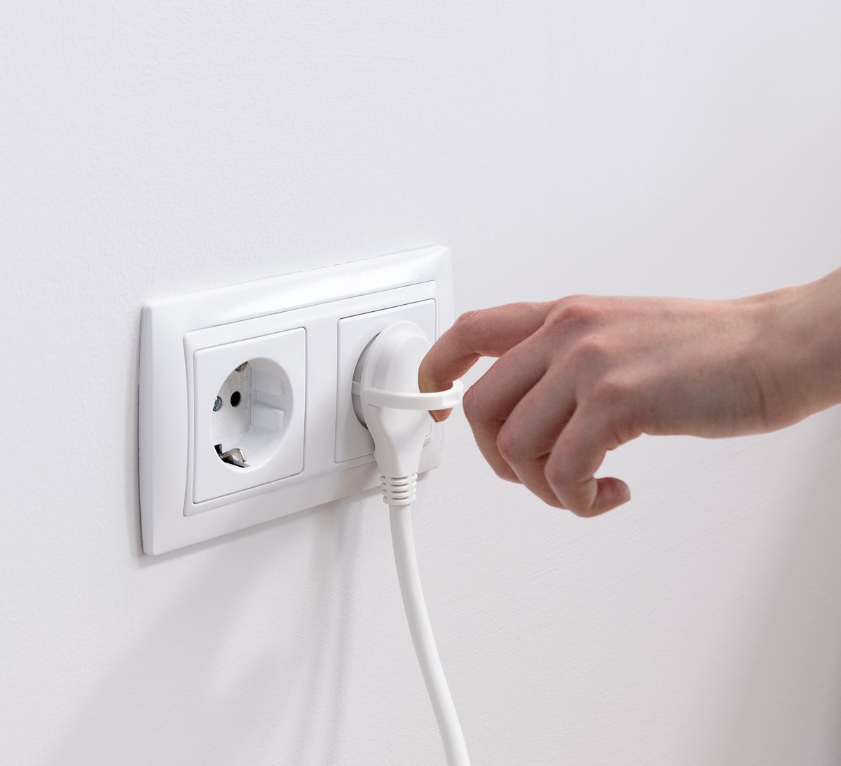 Regleta 5 Tomas Schuko con Enchufe Plano Design 1,4 m + 2 USB + Interruptor Gris-3