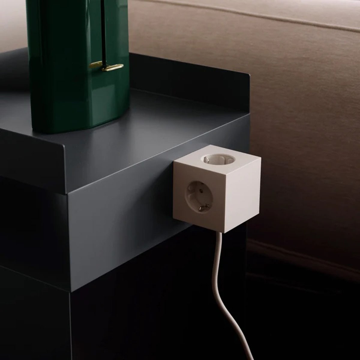 Extensão elétrica quadrada SQ1 com cabo de 1,8 m, 30 W, dupla, 3 tomadas Schuko + 2 USB-C Nomad Sand-6