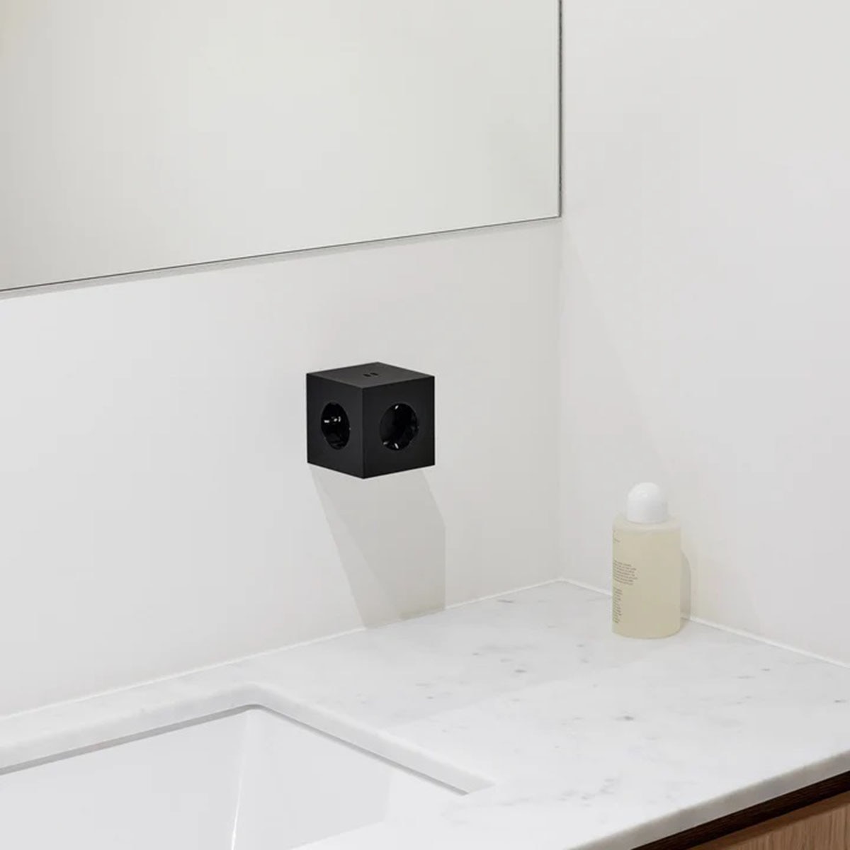 Extensão quadrada SQ1 de parede, 30 W, dupla, com 3 tomadas Schuko + 2 USB-C Stockholm Black-4