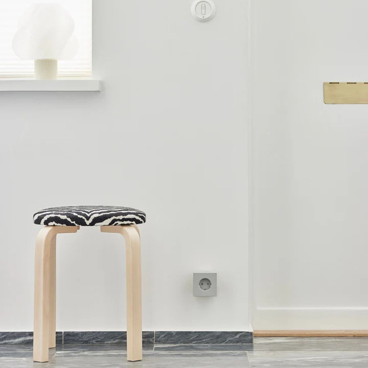 Regleta eléctrica cuadrada SQ1 a pared 30W Dual 3 Tomas Schuko + 2 USB-C Gotland Gray-3
