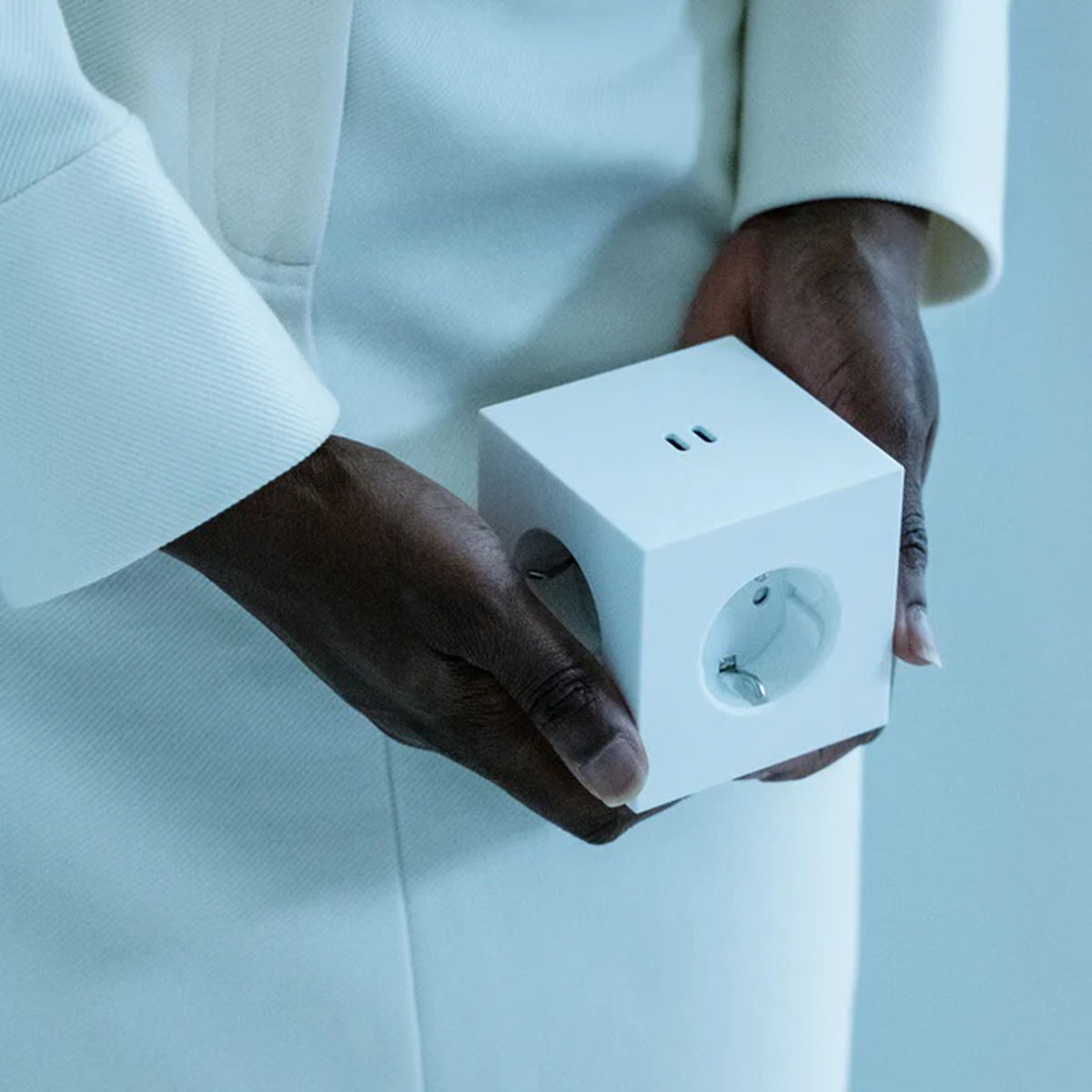 Regleta eléctrica cuadrada SQ1 a pared 30W Dual 3 Tomas Schuko + 2 USB-C Opal White-3