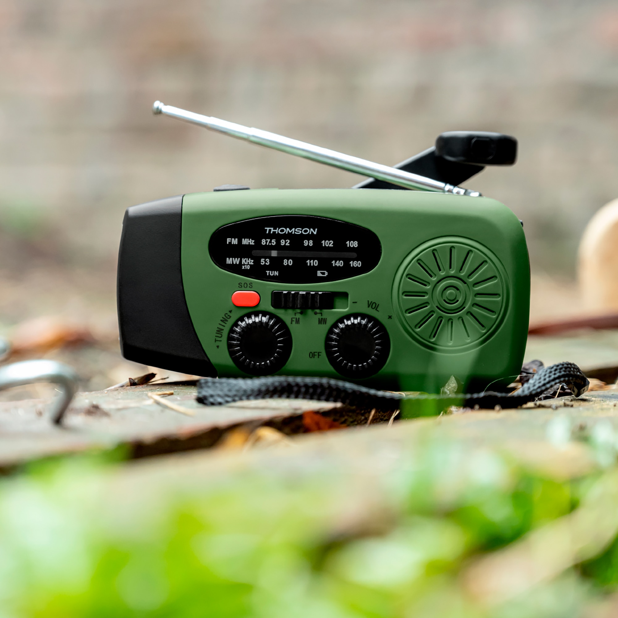 Radio Linterna Emergencia IPX3 Carga Solar/Dinamo/USB-C Verde-2