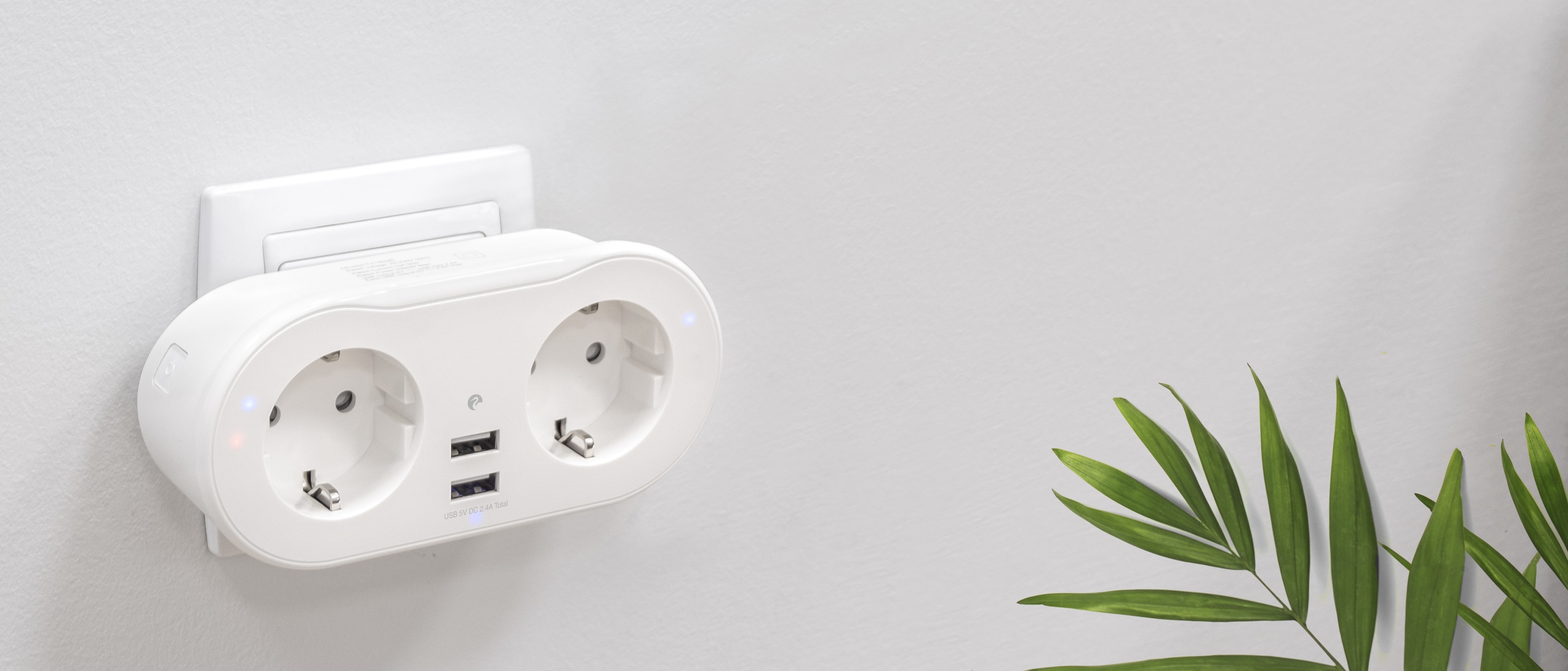 Enchufe Doble WiFi + 2 USB Blanco-3