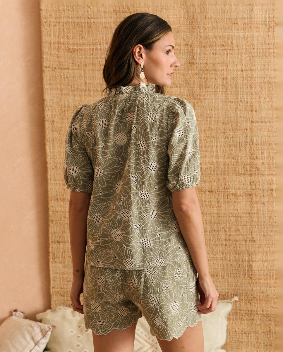 Camisa com Estampado Floral Caqui-2