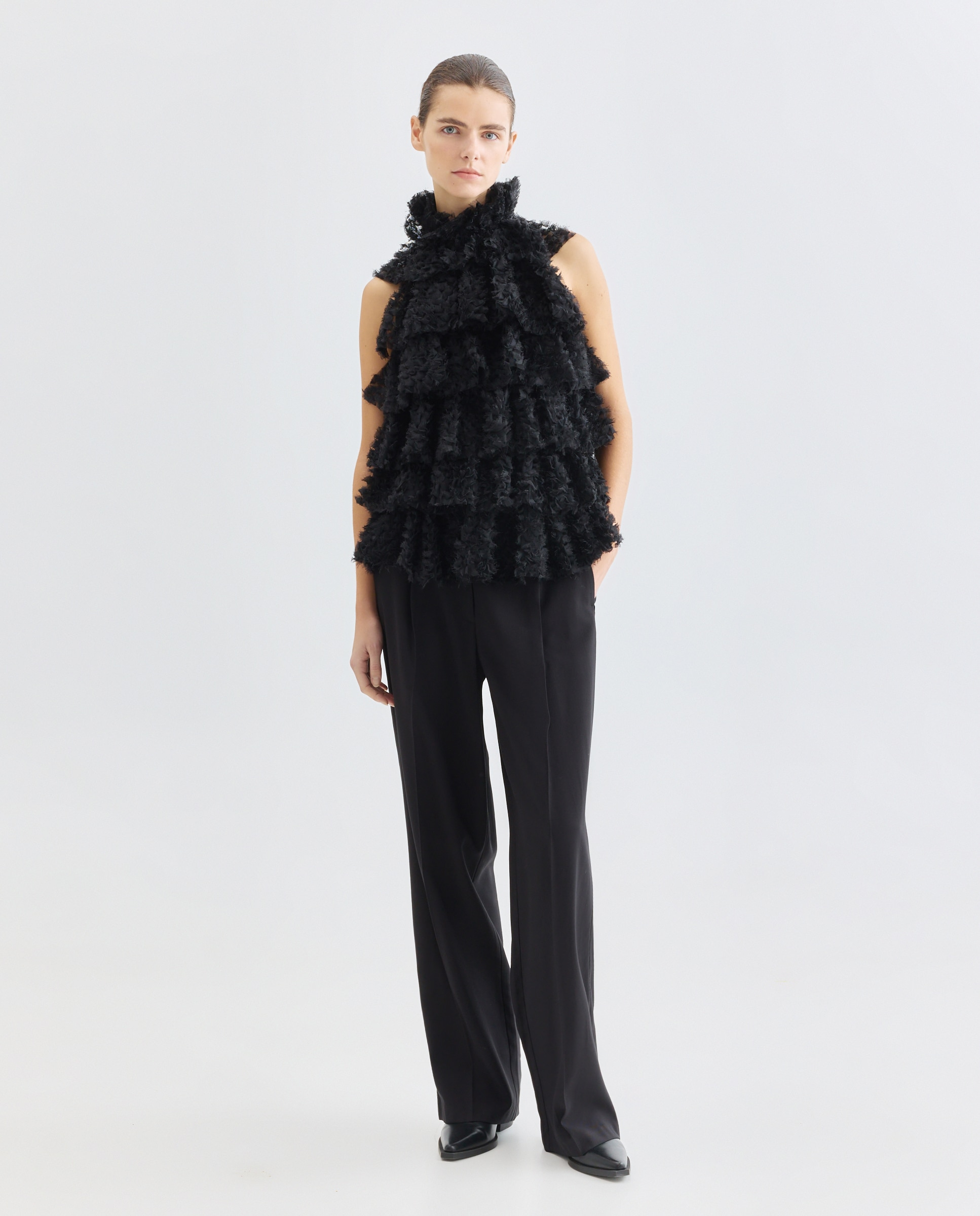 Top de Malha com Folhos Preto-2