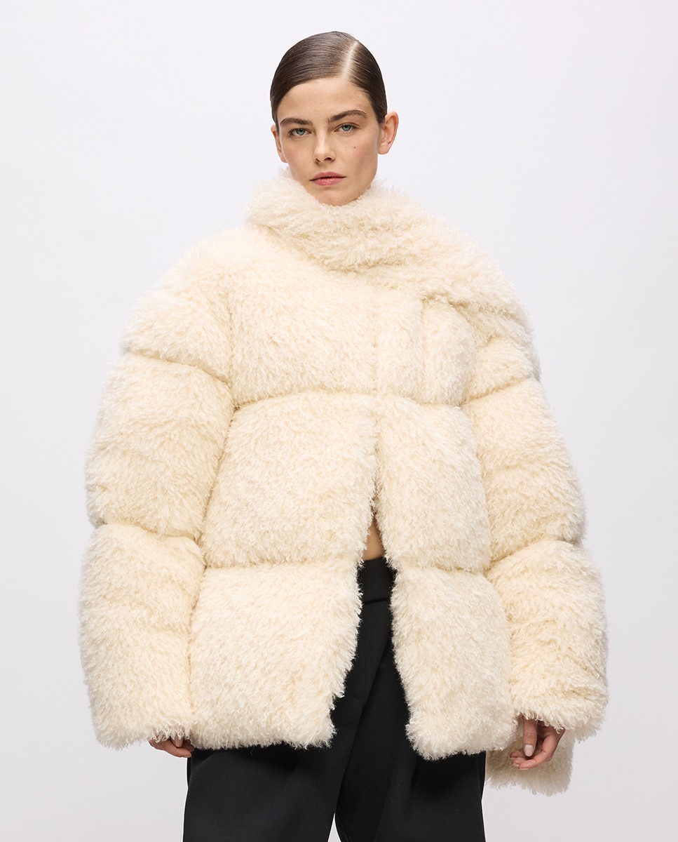 Imagem 0 de Sobretudo com Efeito de Pelo