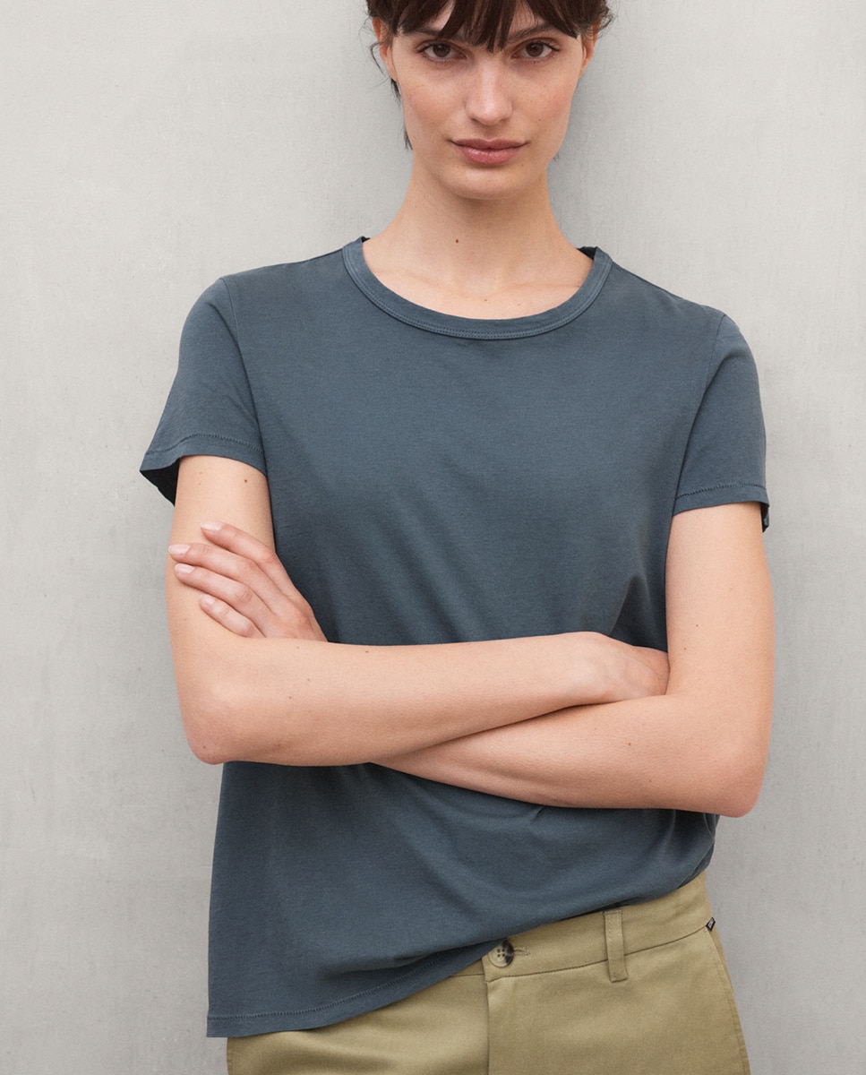 Imagen 1 de Camiseta de mujer con corte regular y cuello redondo - Ecoalf - Verde militar Verde militar